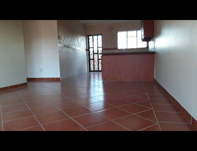 2 BEDROOM FLAT RENTED IN SCHUINSHOOGTE